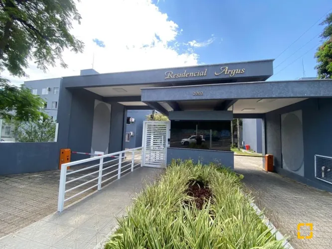 Apartamento de 02 dormitórios no bairro Coqueiros em Florianópolis