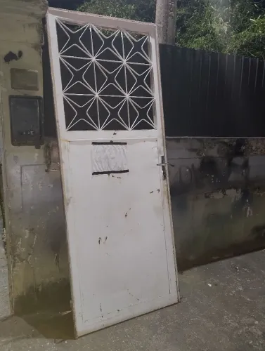 Porta de ferro