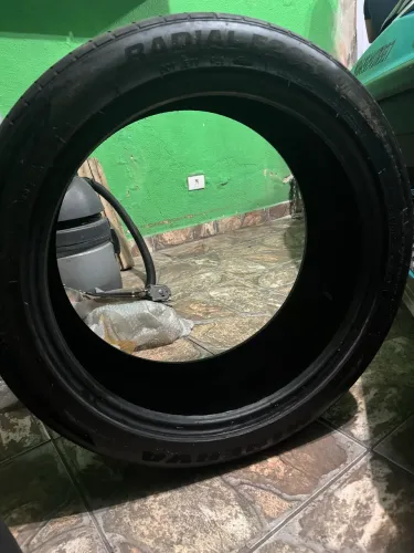 Dois pneus meia vida aro 20 medida 245/45