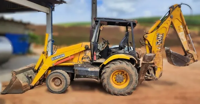Retroescavadeira Randon RK406B