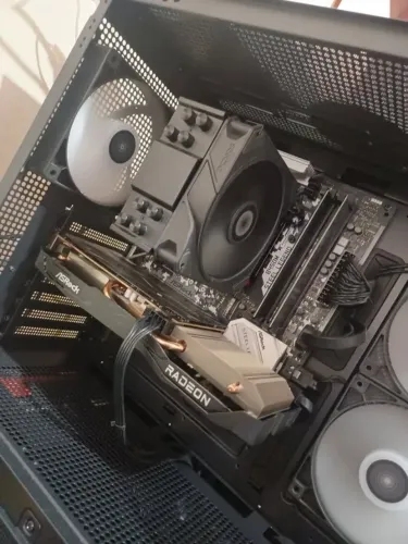 C Gamer Completo (Ryzen 5 5500 + RX 6600) | Apenas 4 Meses de Uso | Na Garantia! | MONITOR