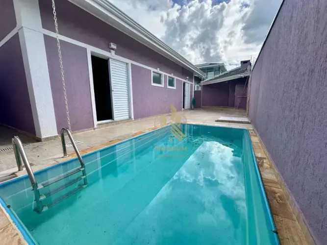 Casa à Venda no Residencial Pedra Grande em Atibaia | 3 Suítes | Piscina | Vista para a Pe