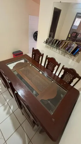 Mesa de jantar em madeira Tatajuba + 6 cadeiras