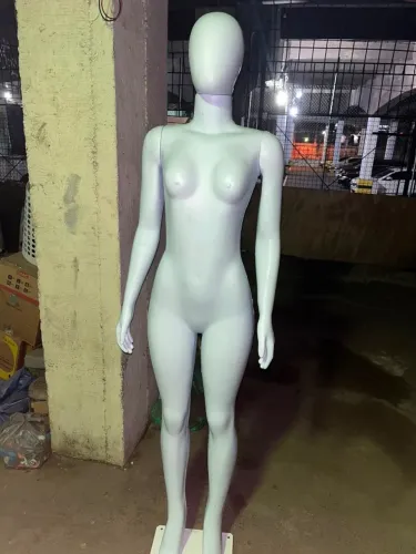 Manequim feminino
