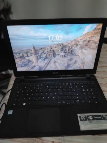 Notebook Acer Aspire ES1-572 - i3 / 8GB RAM / SSD 240GB