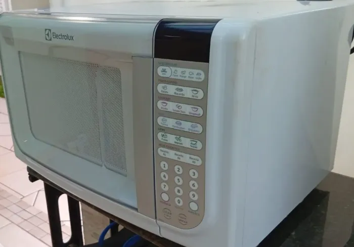 Microondas Eletrolux 27 lts