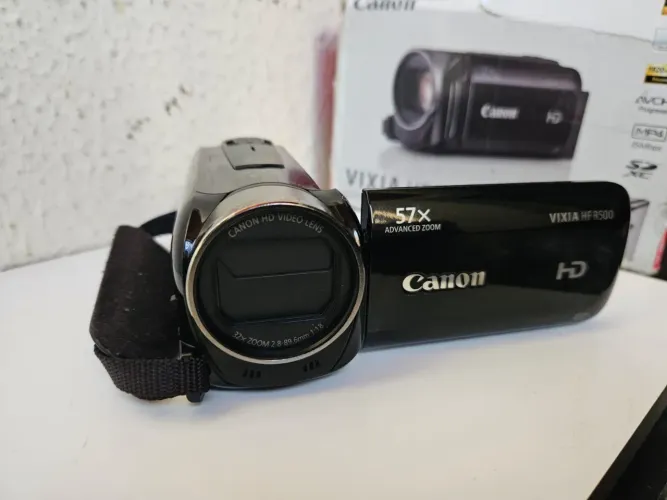 Filmadora cânon VIXIA HF R500
