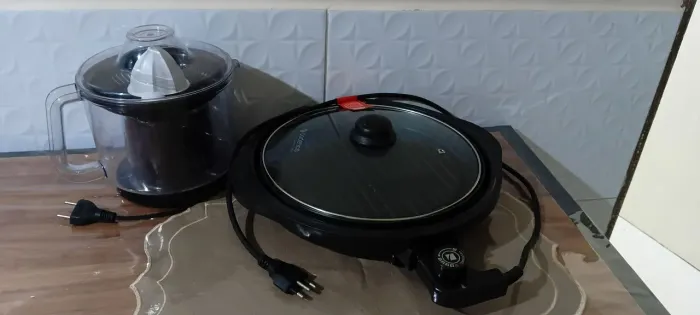 Grill elétrica e espremedor de laranja 