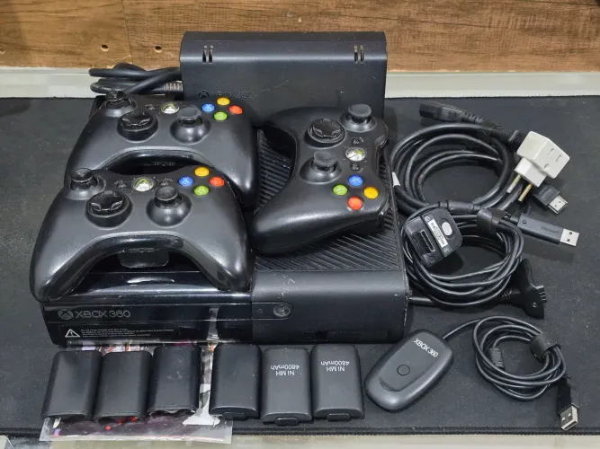 Xbox 360 com 3 controles originas e receptor sem fio para pc