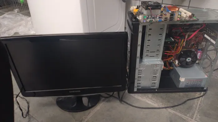 cpu completo e monitor com placa mãe extra