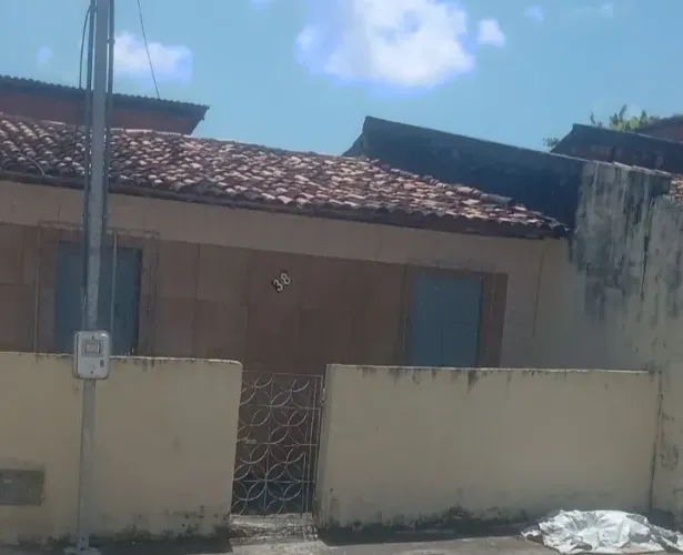 Vendo ou troco uma casa