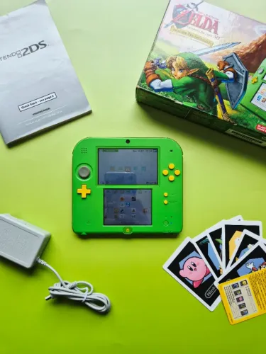 Nintendo 2DS The Legend Of Zelda Ocarina Of Time Edition + Cartão De Memória 4GB