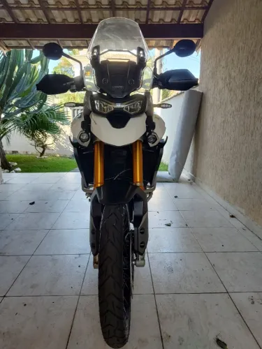 Tiger 900 RallyPro. Só curtir. 