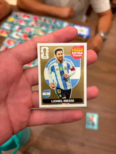 Cartinha Extra Sticker ouro Messi