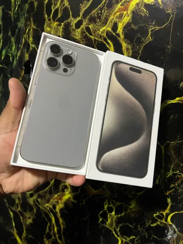 VENDO IPHONE 15 PRO MAX FUNCIONANDO TUDO PERFEITAMENTE