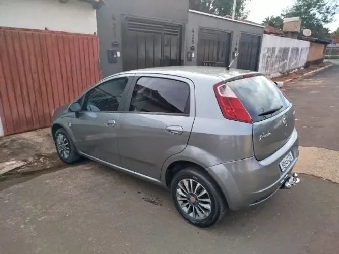 Fiat Punto Attractive Italia 1.4 F.flex 8V 5P 2012