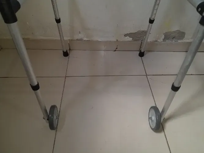 Vendo um andador para idoso
