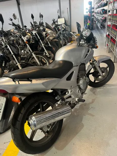 Vendo Moto Honda Twister 250 2005