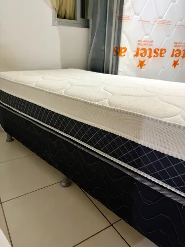 Cama box e colchão - solteiro