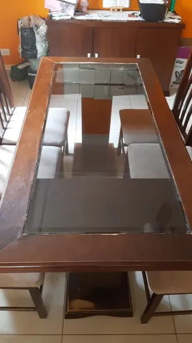 Mesa de jantar com 6 cadeiras *Usada*