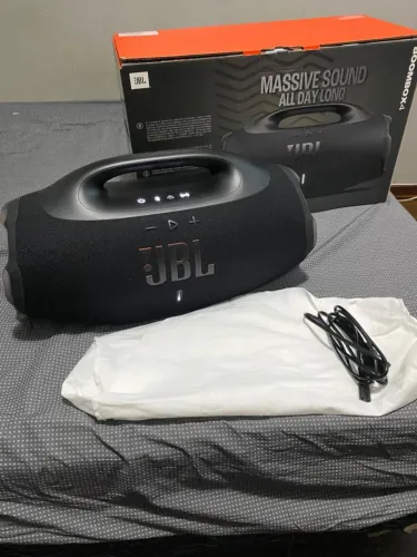 Caixa de Som JBL Boombox em excelente estado!