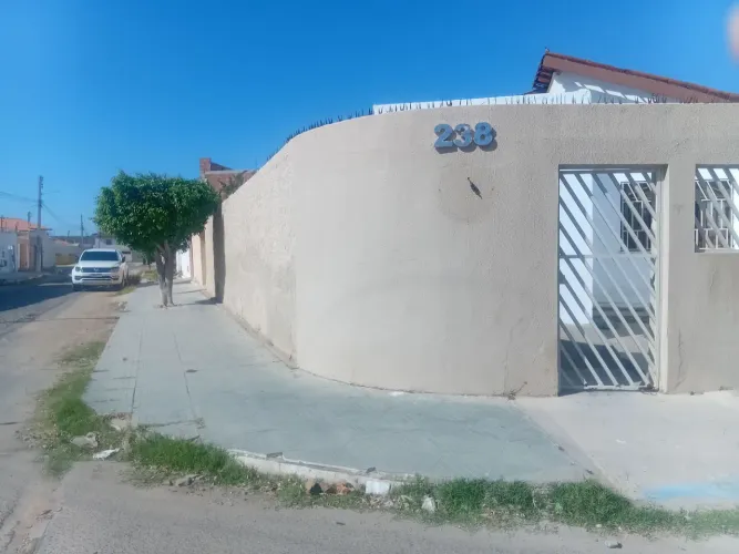ALUGA CASA FINS COMERCIAL/RESIDENCIAL 