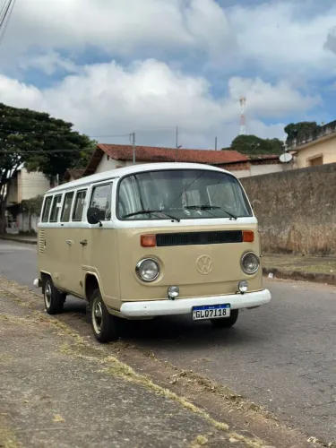 Volkswagen Kombi Standard/ Luxo/ Serie Prata 1995