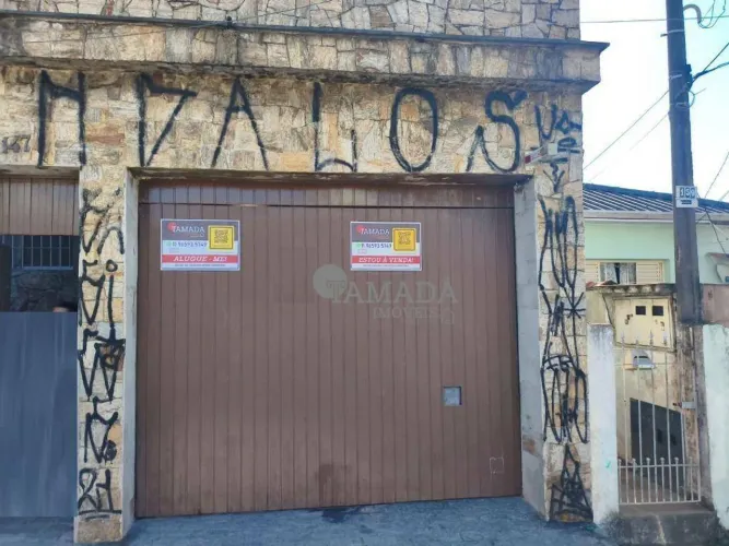 Sobrado frontal com 4 quartos sendo 2 suítes, quintal, 3 carros à venda, 300 m² por R$ 1.2
