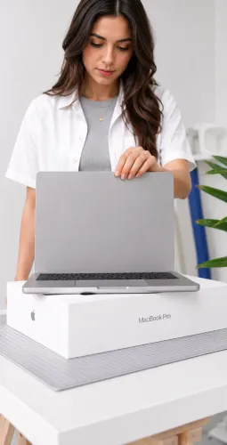 MACBOOK PRO 14-INCH. M5