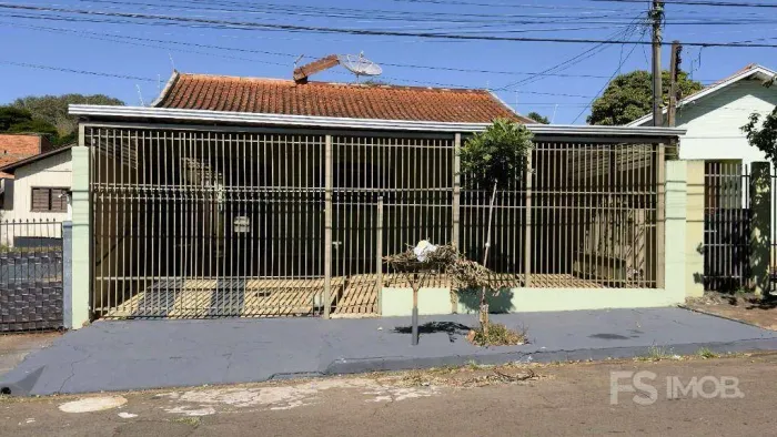 Casa com Edícula em Excelente Localização | Próxima ao Shopping Boulevard | Locação Facili
