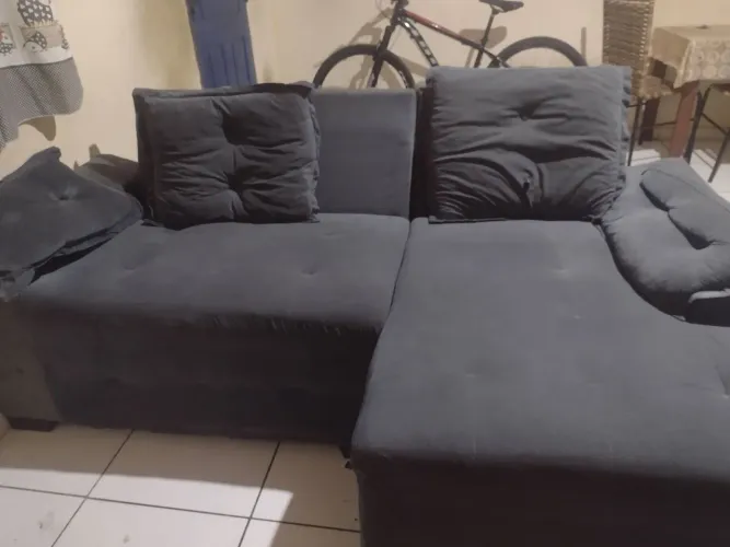 Sofá lindo bem aconchegante 
