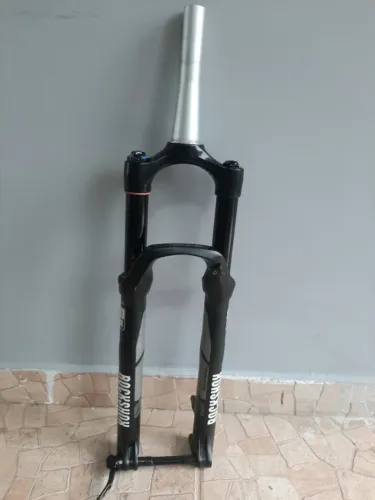 Suspensao rock shox revelation 27.5