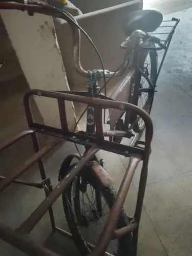 Bicicleta cargueira antiga reforçada pneus bons ótimo estado oferta só 480.00