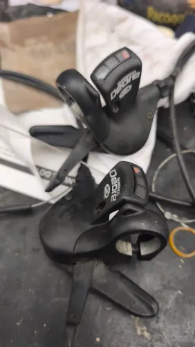 Par de trocador Shimano Deore 3x9