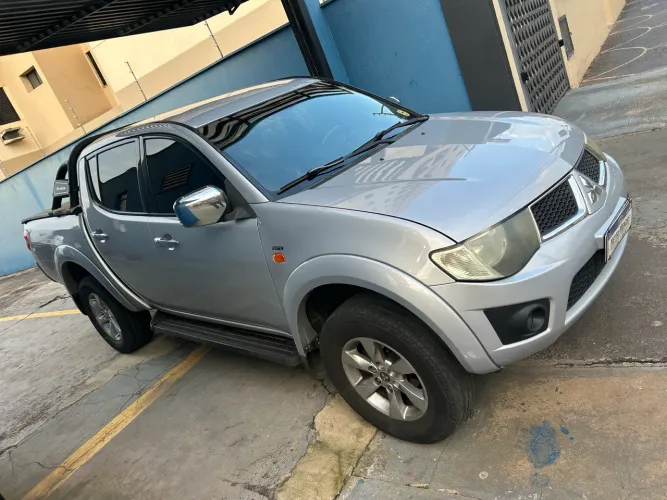 Mitsubishi L200 Triton HPE 3.5 CD V6 24V Flex Aut. 2012