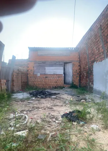 Casa com área para ser construída