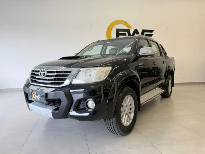 Toyota Hilux CD SRV D4-d 4X4 3.0 TDI Diesel AUT 2013