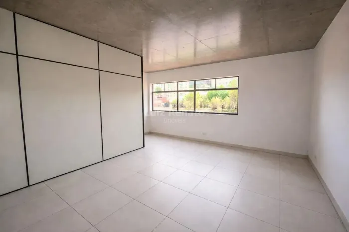 Sala para aluguel, 94,92m² de área na Avenida do Contorno.