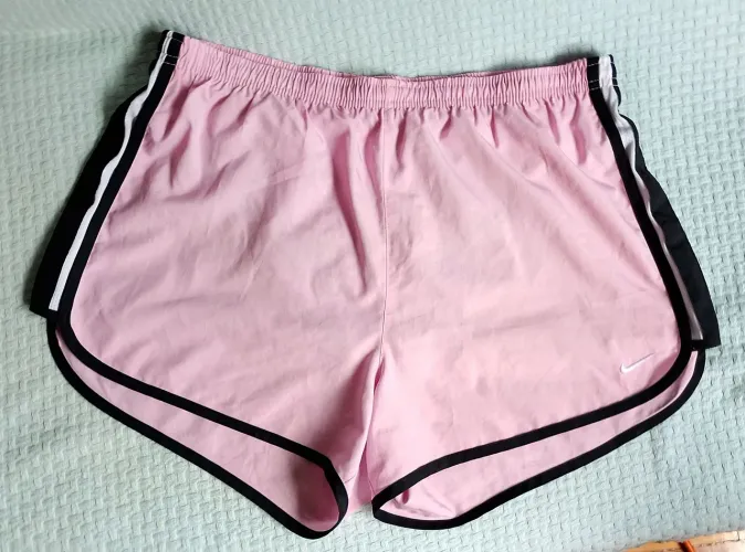 Short Nike dry fit tamanho M feminino