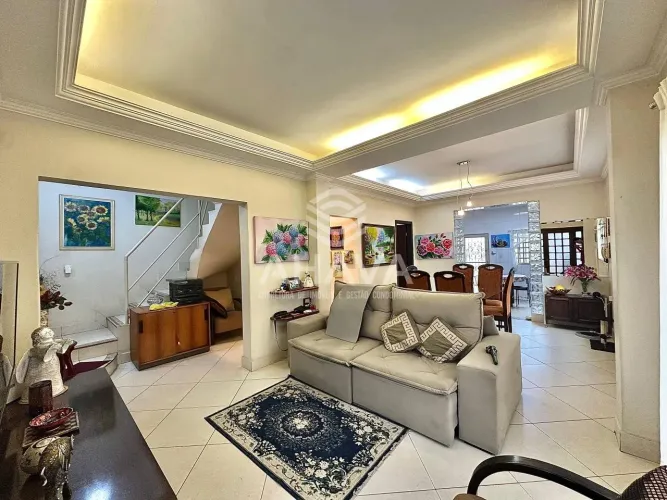 Casa geminada à venda em Santa Mônica, BH 447,43 m² de área interna 2 e 3 quartos