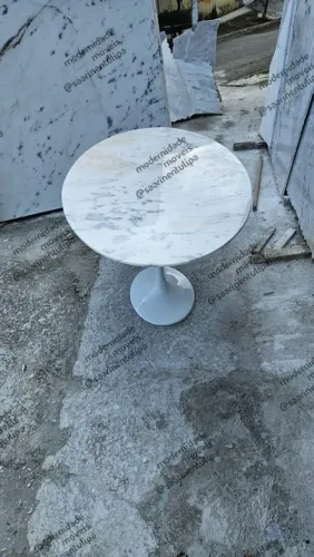 Mesa base Saarinen tampo oval 160 x 090 marmore Espírito Santo 
