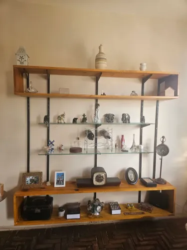 ESTANTE SUSPENSA PARA SALA 