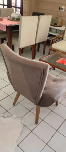 Poltrona seminova maravilhosa para salão