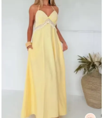 Vestido de linho e bordado amarelo
