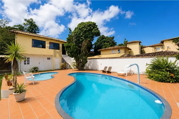 Apartamento com 2 quartos e piscina para aluguel no Centro de Arraial d' Ajuda