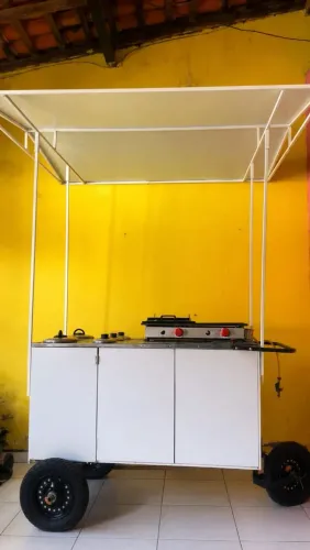 Carro de cachorro-quente à venda, nunca utilizado.