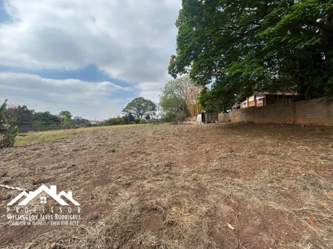 Terreno de chácara à venda no Condomínio Estância Eldorado em Limeira-SP
