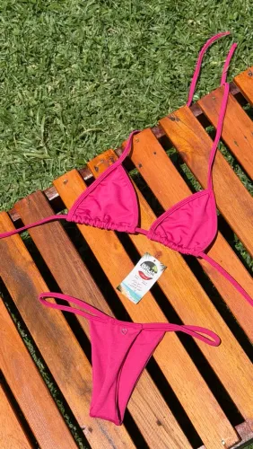 Moda praia (biquini, saias)