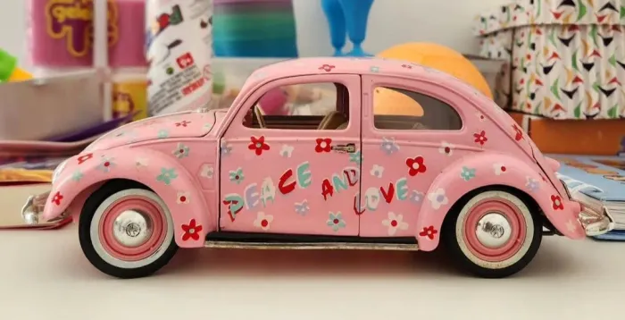 Fusca Miniatura VW Peace Bug Pink Dreams Edition