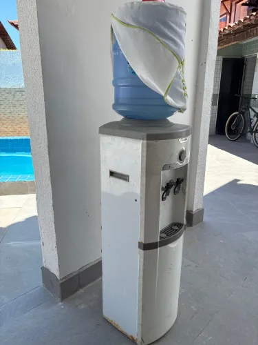 Bebedouro Gela água usado